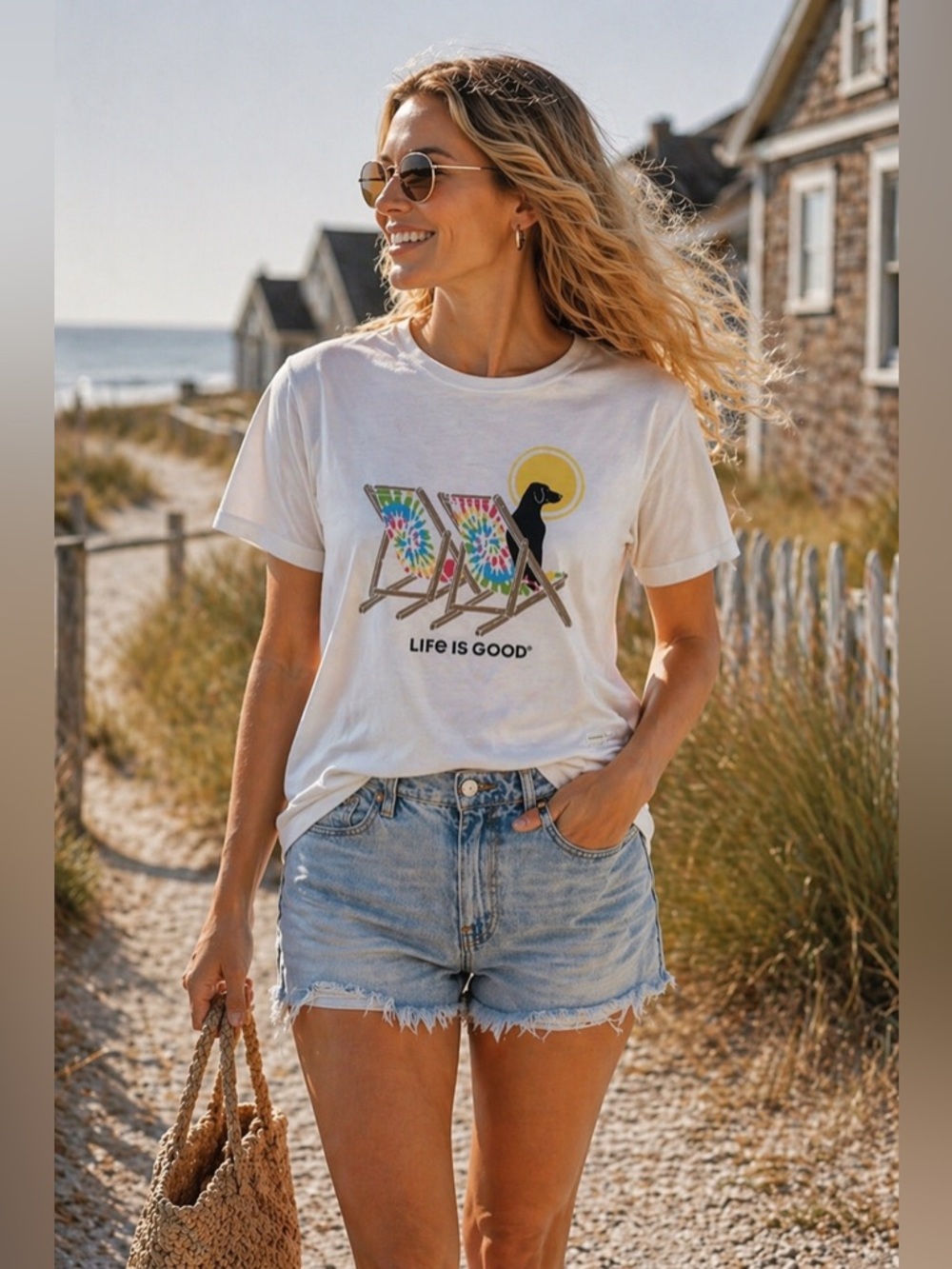 Life Is Good Dog Beach Graphic Tee Medium | Coastal Cotton T-Shirt white crew